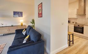 Host & Stay - Cornerhouse Apartments